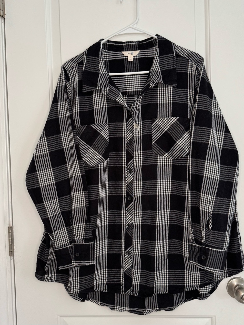 Terra & Sky Women's Plaid Shirt 2X BLK/WHT Long Sleeve NWOT Plus Size
